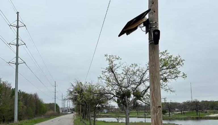 كاميرات سوداء غامضة