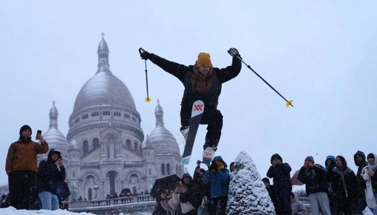 الثلج في باريس