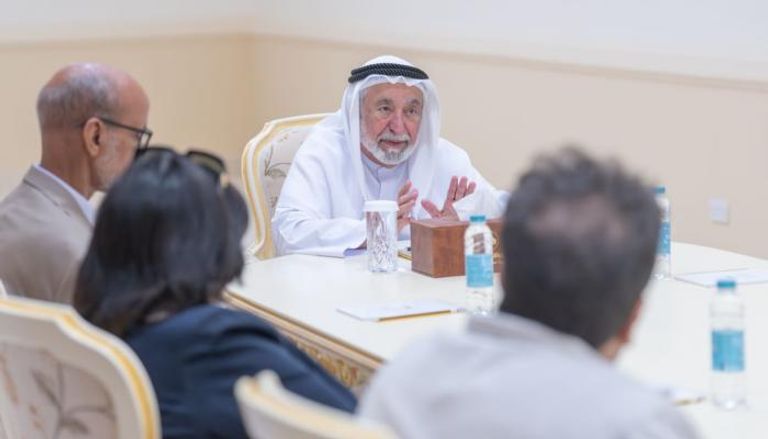 حاكم الشارقة يستقبل مدراء بيوت الشعر في الوطن العربي