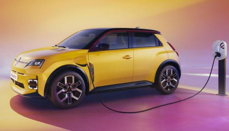 سيارة رينو 5 موديل 2025