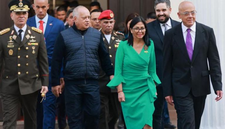  رودريغيز  تتوسط مسؤولين في فنزويلا