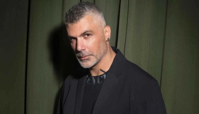 الفنان اللبناني فارس كرم 