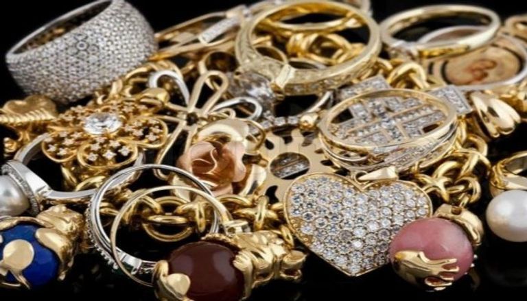 مشغولات ذهبية - أرشيفية