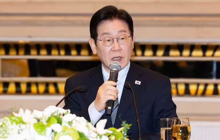 الصورة التي نشرها رئيس كوريا الجنوبية