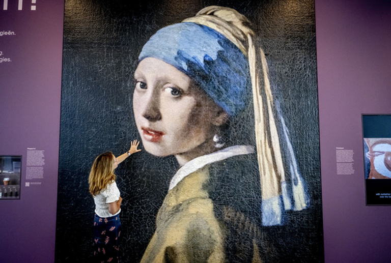 لوحة «الفتاة ذات القرط اللؤلؤي» 