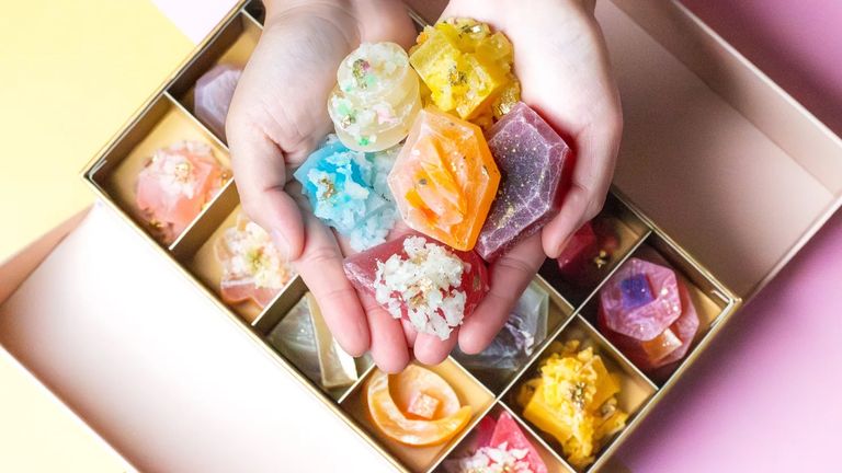  جيا هوينه وابنها