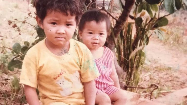  جيا هوينه وابنها