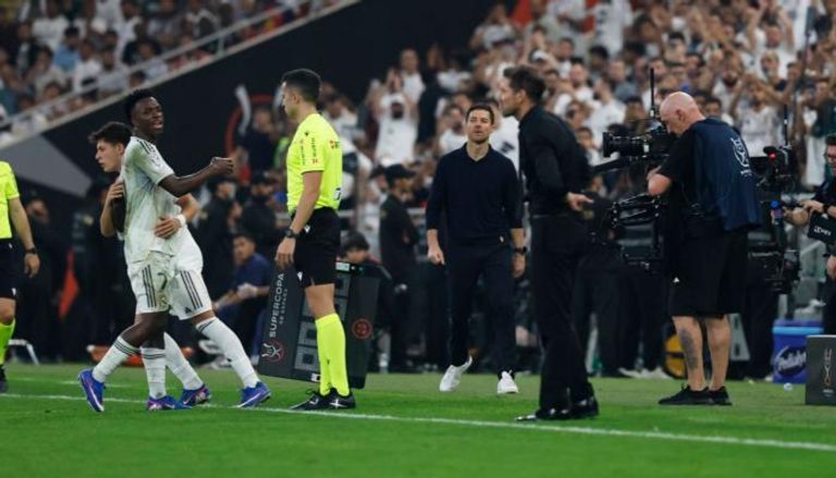 دييغو سيميوني وفينيسيوس جونيور