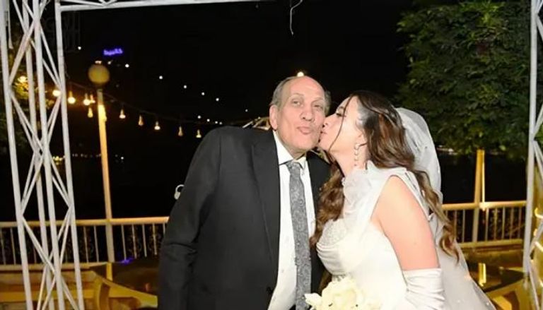 فرح ابنة الفنان منير مكرم