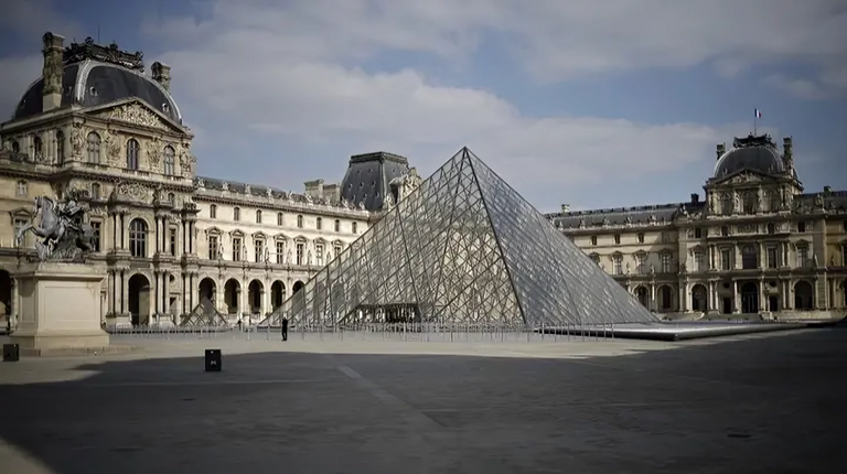 اللوفر الكبير مشاريع ميتران الكبرى في فرنسا