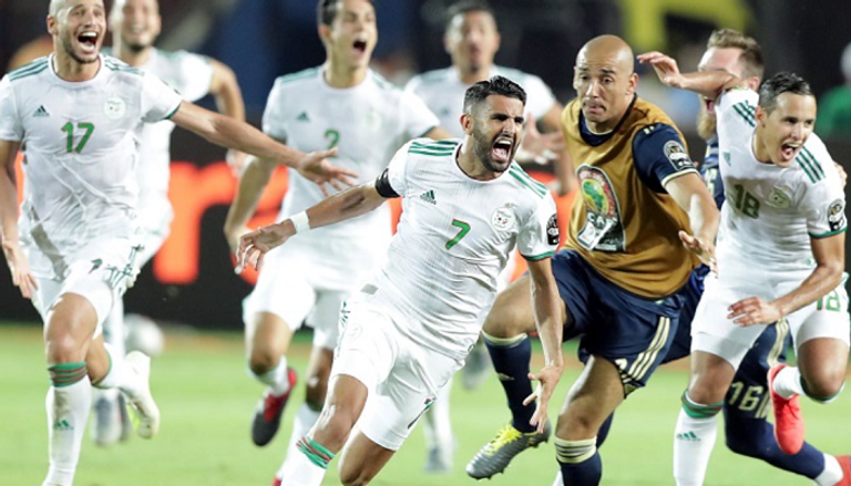 رياض محرز نجم منتخب الجزائر