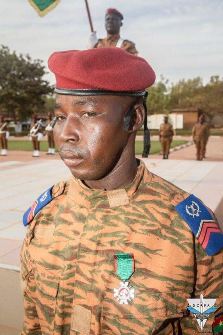 جانب من تكريم الجندي تييكا يارو