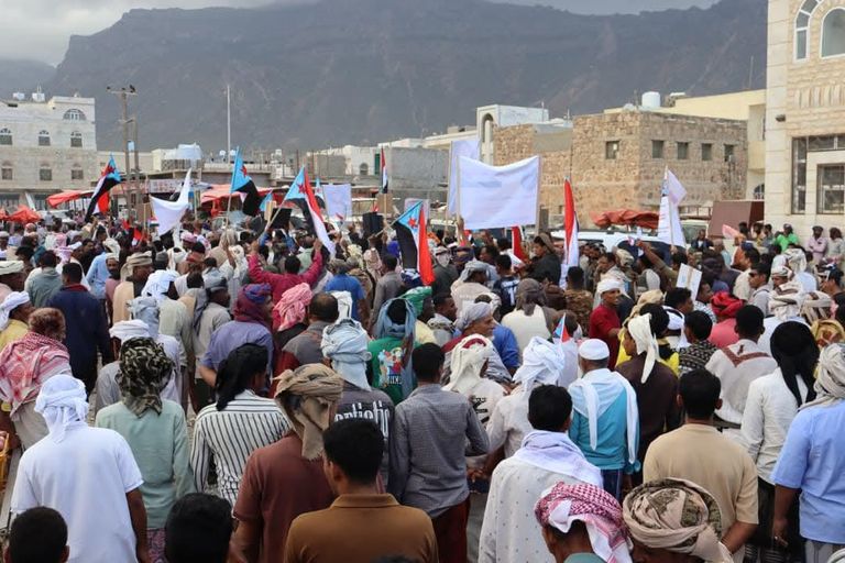 جانب من المظاهرات في سقطرى اليمينة