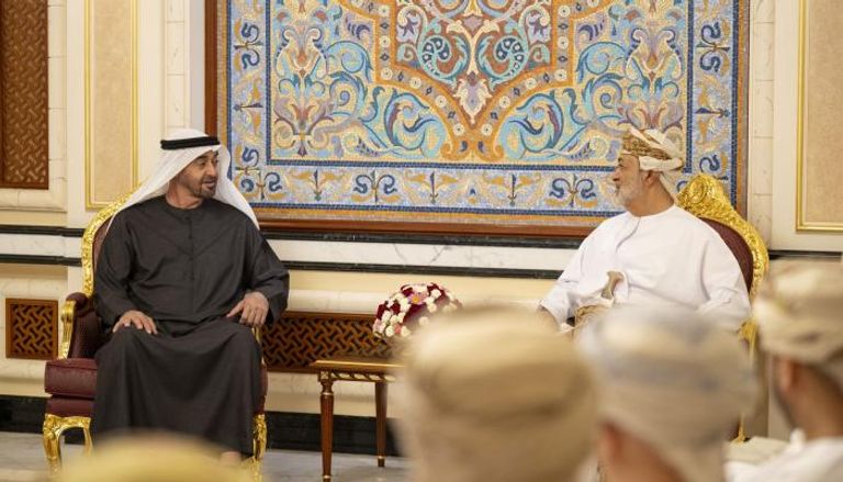 الشيخ محمد بن زايد آل نهيان والسلطان هيثم بن طارق