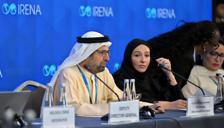  الدكتور علي راشد النعيمي، والدكتورة سدرة راشد المنصوري يشاركان في المنتدى