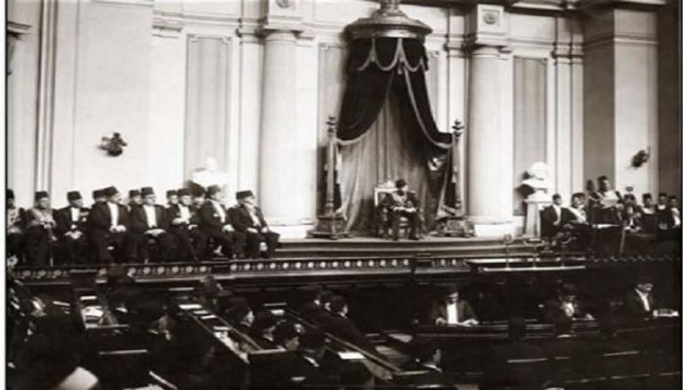 جلسة لأول برلمان بتاريخ مصر 