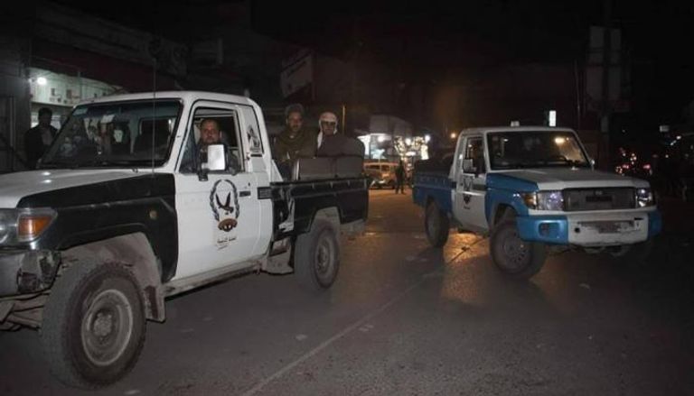 دوريات للإخوان في أحد شوارع تعز - أرشيفية