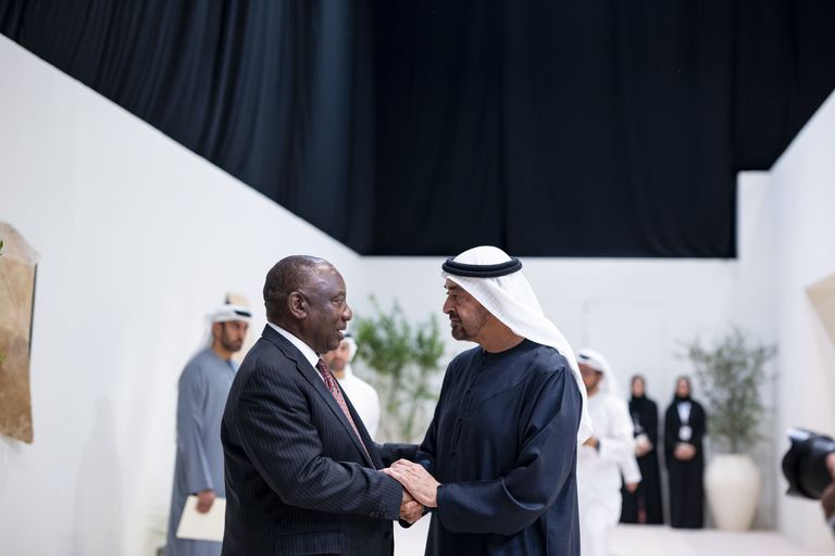  الشيخ محمد بن زايد آل نهيان وبولا أحمد تينوبو - وام