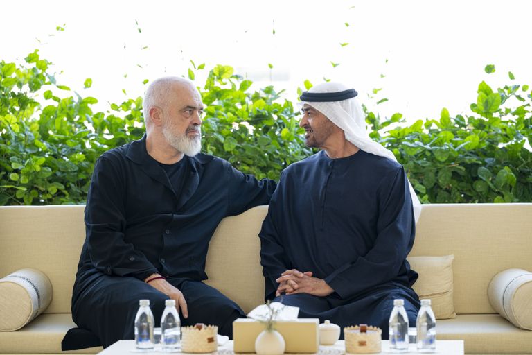  الشيخ محمد بن زايد آل نهيان وبولا أحمد تينوبو - وام