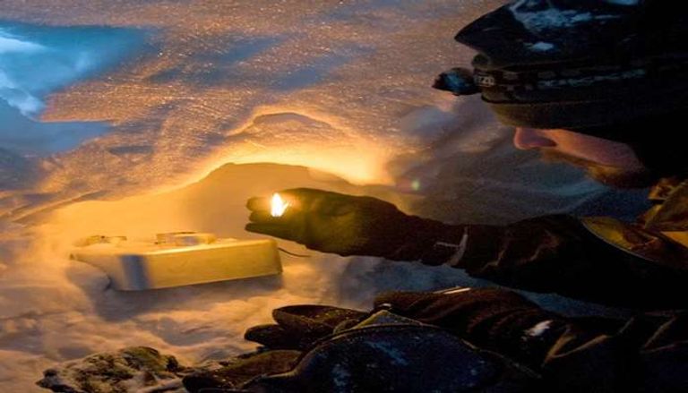 جنديان في وحدة سيريوس يقومان بالدورية