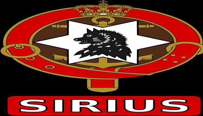 جنديان في وحدة سيريوس يقومان بالدورية