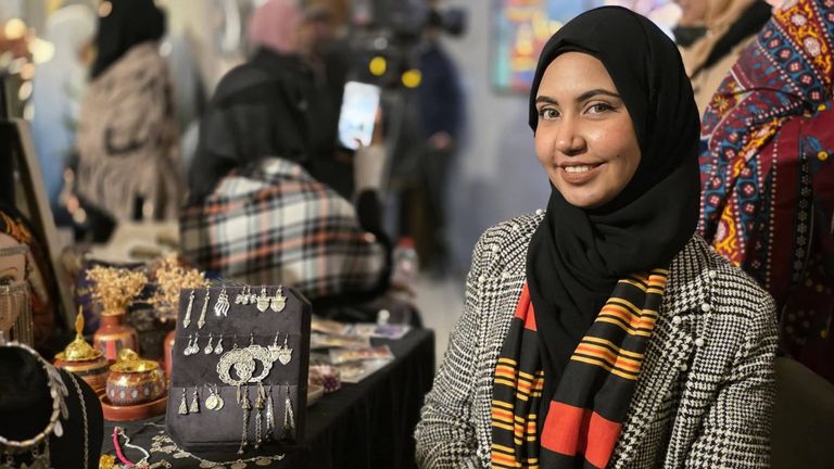 معرض بصمات يمنية في دار الأوبرا المصرية