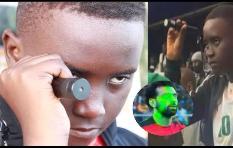 الليزر على وجه محمد صلاح