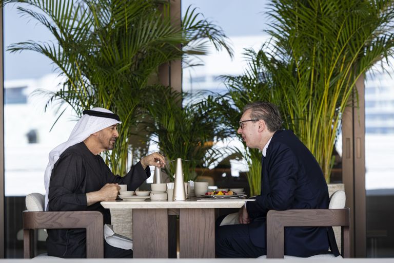 الشيخ محمد بن زايد آل نهيان وألكسندر فوتشيتش - وام الشيخ محمد بن زايد آل نهيان وألكسندر فوتشيتش - وام