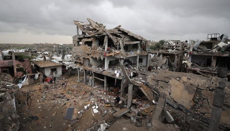 مبان مدمرة في مخيم البريج وسط قطاع غزة