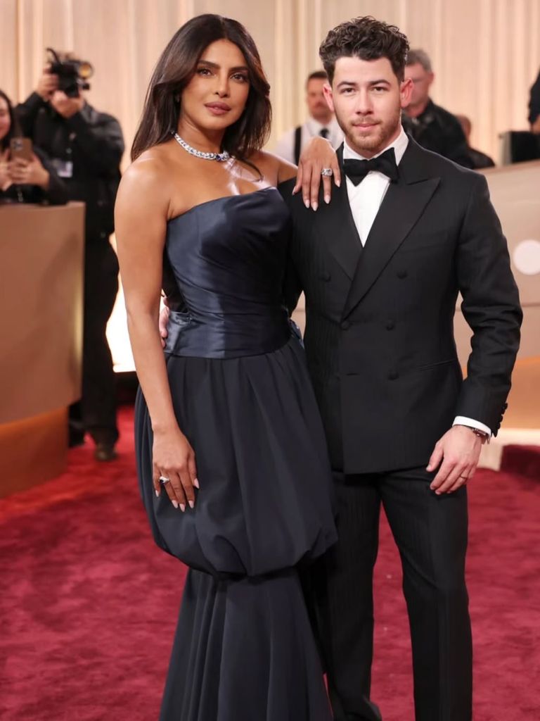 إطلالة النجمات في حفل ما بعد الجولدن غلوب 2026