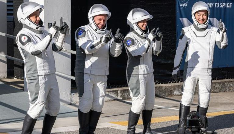 عودة طارئة لرواد فضاء إلى الأرض