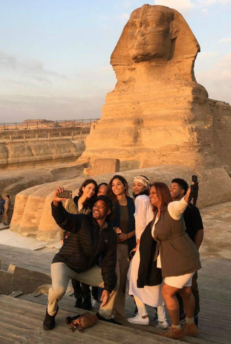 ويل سميث يزور أهرامات الجيزة بمصر