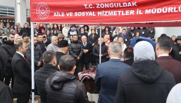 وفاة أم تركية اختناقا 