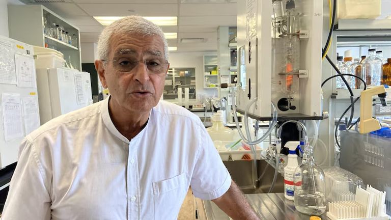 الدكتور نبيل صيدح