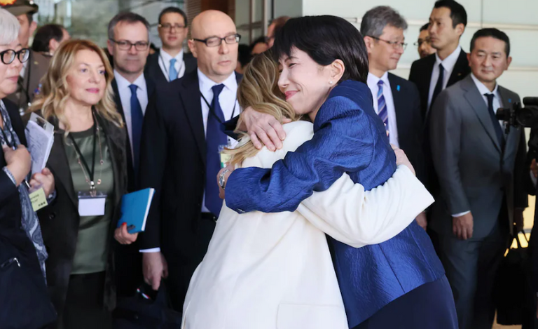 ميلوني وتاكايتشي