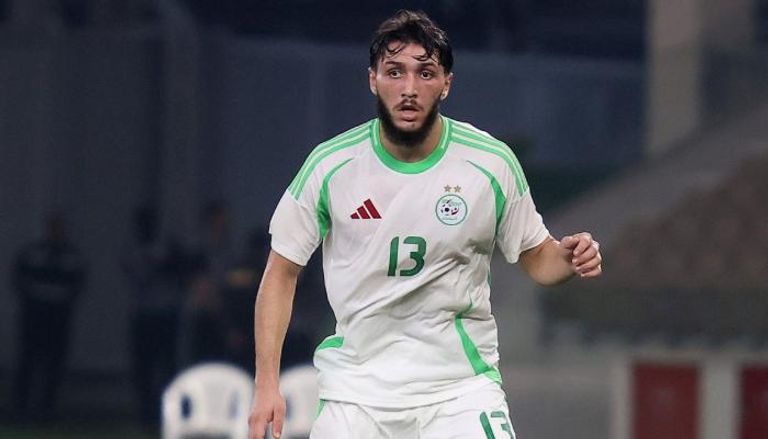 حجام مدافع منتخب الجزائر