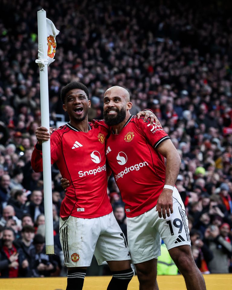 مايكل كاريك مدرب مانشستر يونايتد