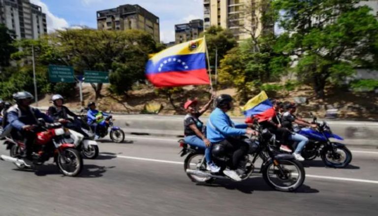 ركوب الدراجات دعما لمادورو في فنزويلا