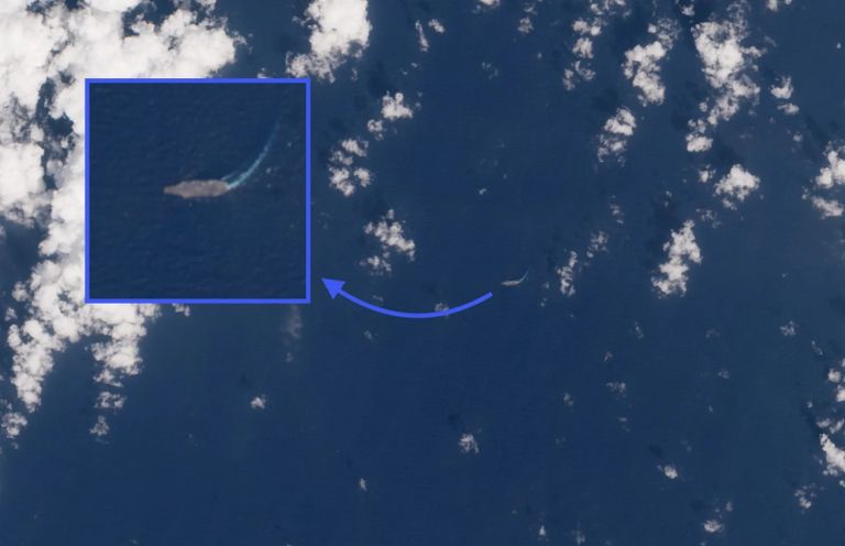 حاملة الطائرات الأمريكية لينكولن