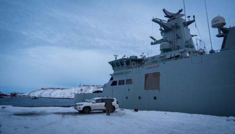 بارجة في منطقة غرينلاند