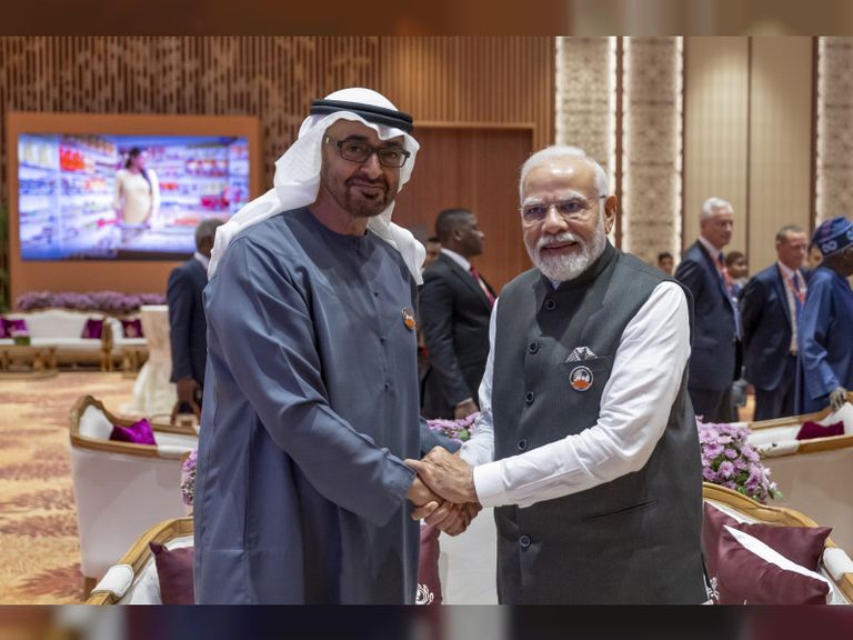 الشيخ محمد بن زايد آل نهيان رئيس دولة الإمارات ورئيس وزراء الهند