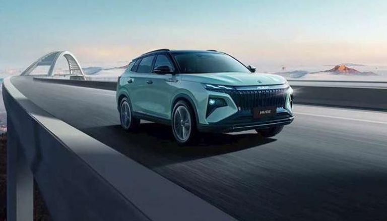 سيارة أيولوس هيوج الرياضية