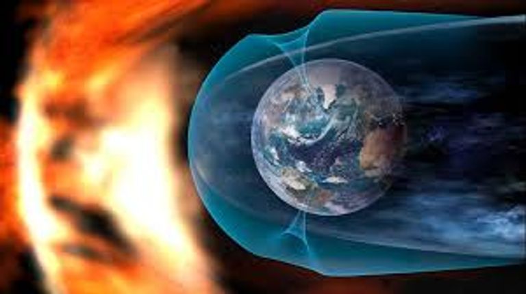 الشمس تضرب من جديد بعواصف مغناطيسية شديدة قد تصل الأرض اليوم الثلاثاء