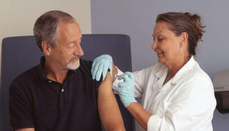 لقاح الهربس النطاقي قد يبطئ الشيخوخة لدى كبار السن