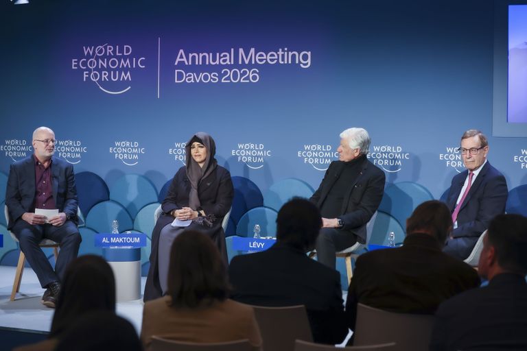  الشيخة لطيفة بنت محمد بن راشد آل مكتوم في دافوس - وام