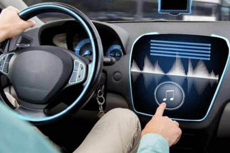 سماع الموسيقى