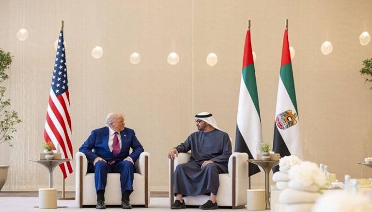 الشيخ محمد بن زايد آل نهيان رئيس دولة الإمارات ودونالد ترامب رئيس الولايات المتحدة - أرشيفية