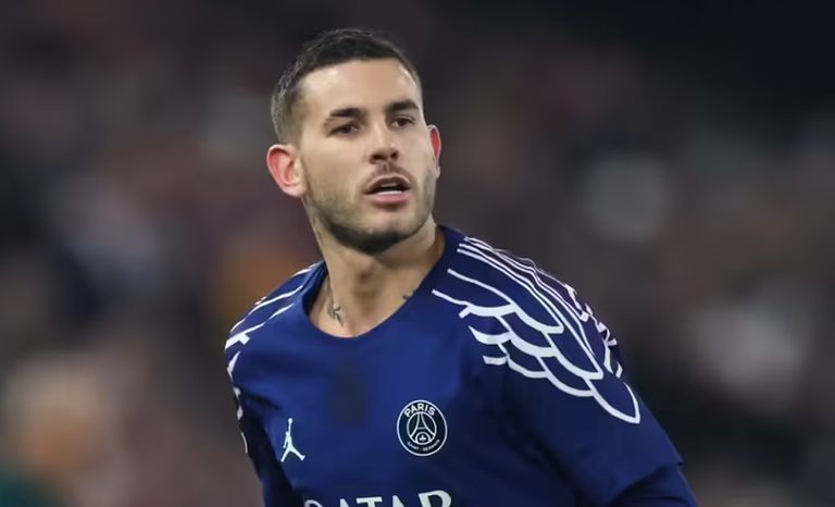 لوكاس هيرنانديز لوكاس هيرنانديز وزوجته