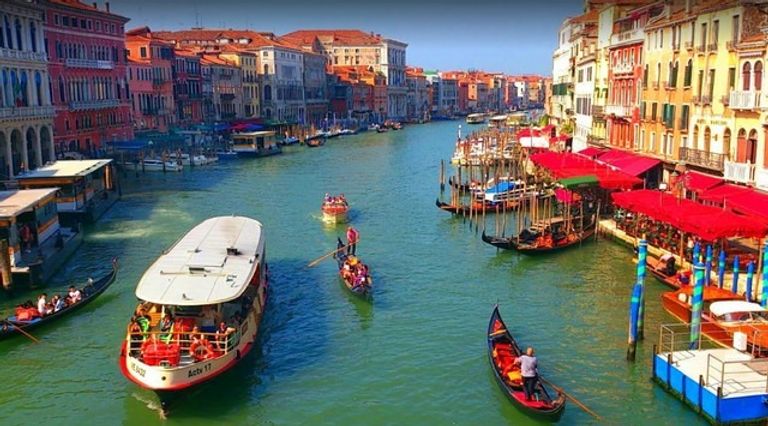 وجهات السفر رومانسية في عيد الحب 2026