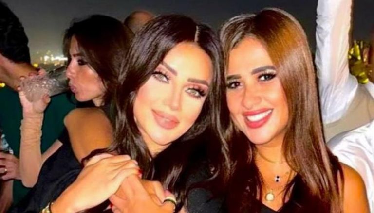 رضوى الشربيني وياسمين عبدالعزيز 